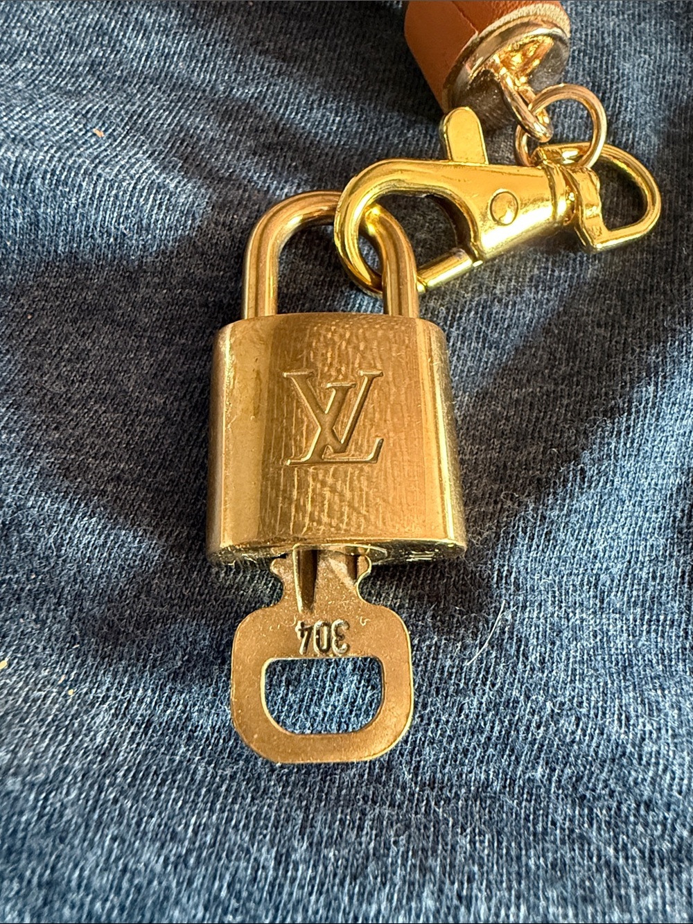Louis Vuitton Lock & Key - Picture 5 of 5